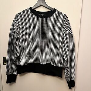 Velvet Heart size M black and white houndstooth sweater